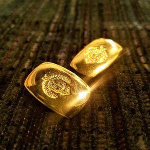 Vintage 1980's Gold tone Liz Claiborne Coat of Arms Clip on earrings